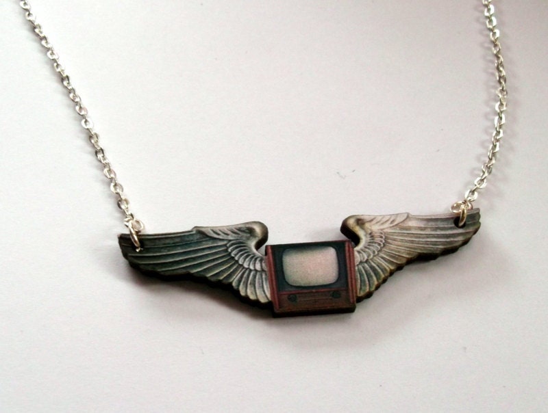 Retro TV Necklace,Winged Vintage Style TV