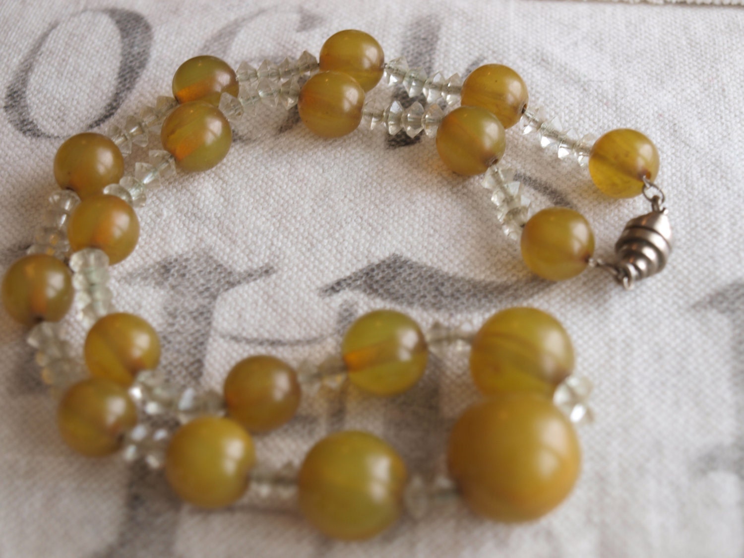 Stunning GREEN vintage necklace 40s