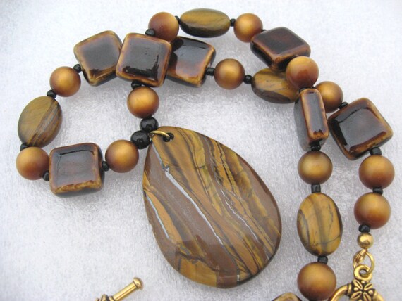 Tiger Eye Pendant Brown Bead Necklace