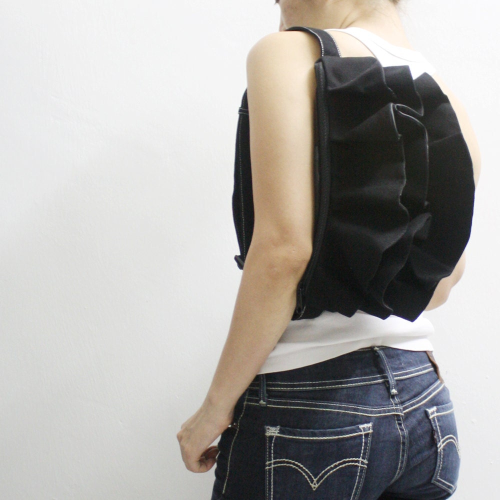 KINIES Ruffled Waist Purse in Black - Fanny Pack / Hip Bag