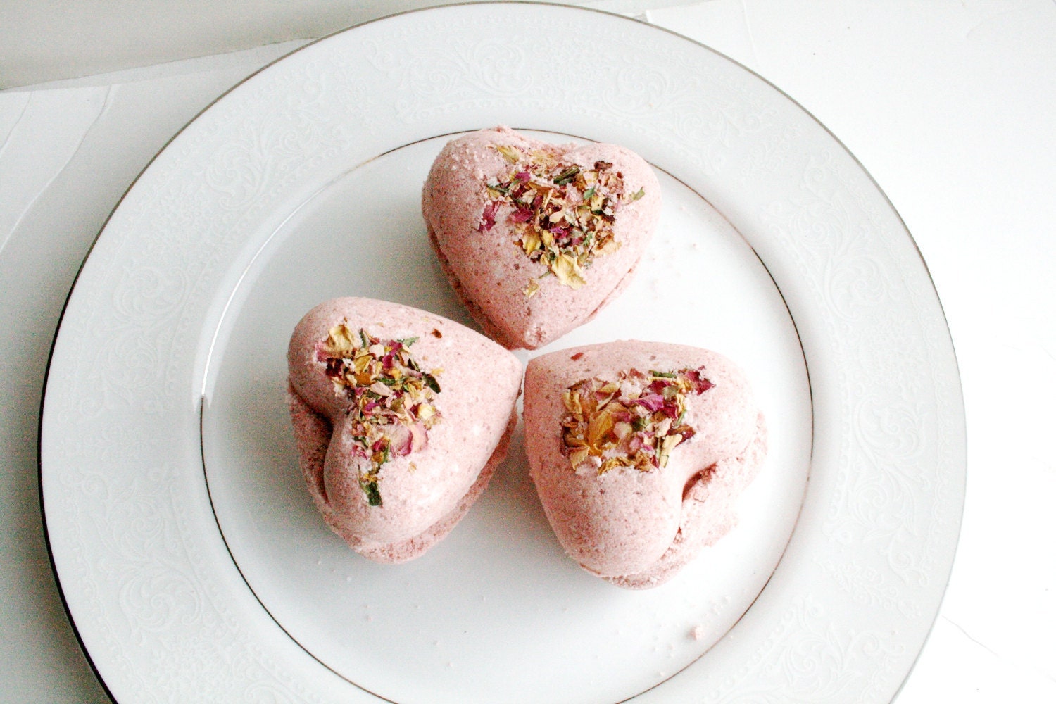 Rose Heart Bath Bombs - Set of 3 - Valentines Day Gift Theteam