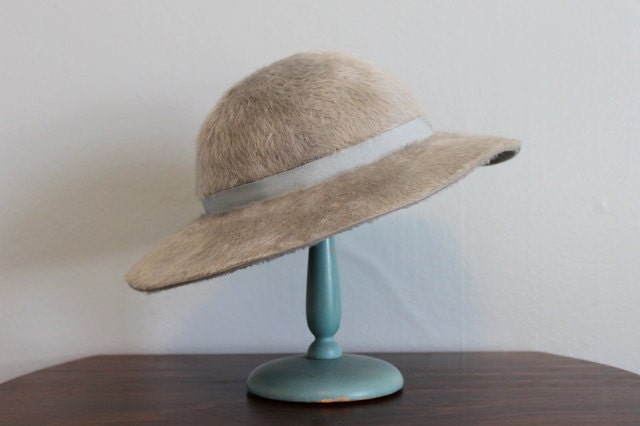 Vintage Hat / 1970s Gray Wide Brim Hat / Fur Hat