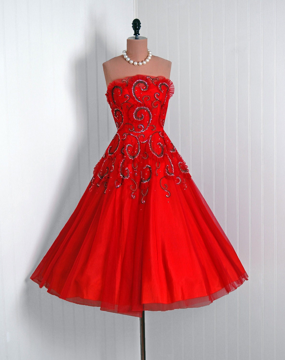 1950's Vintage Red Metallic-Swirls Beaded Rhinestone Tulle-Couture Low-Cut Plunge Ruffle Strapless Full Circle-Skirt Rockabilly Party Dress