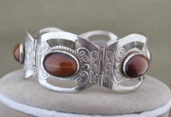Sterling Hencho Mexico Bracelet Signed EN Cats Eye Stone