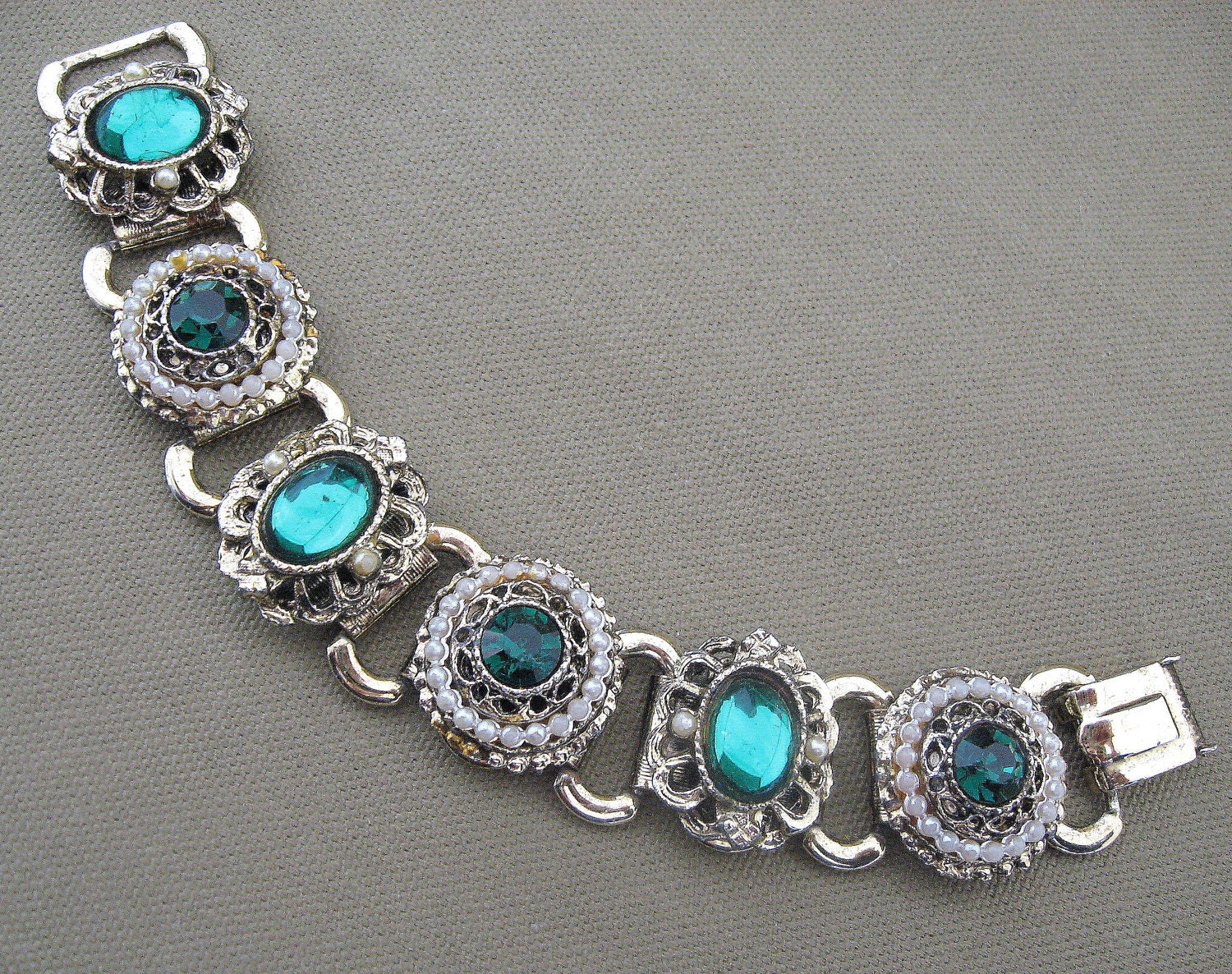 Emerald Green Rhinestone Bracelet Vintage Chunky Glass Stones