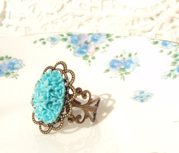 So This Is Love - Vintage Inspired Flower Cluster Ring