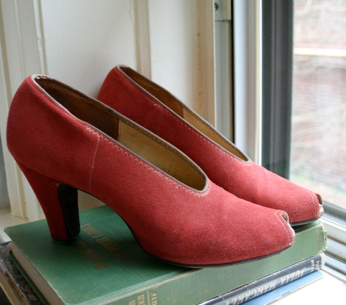 Vintage 1940s Red Stretch Suede Peep Toe Pumps