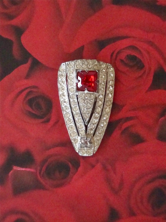 Red Paste Vintage Fur Clip