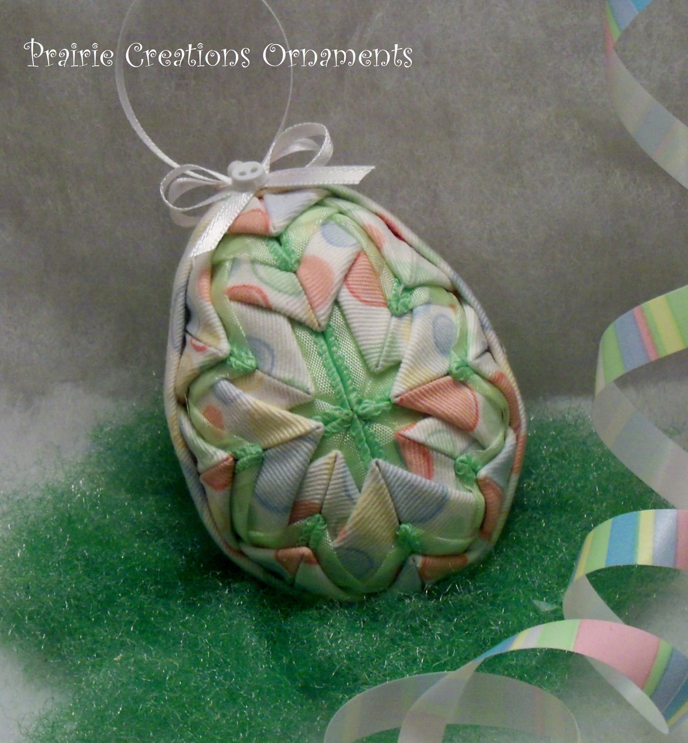 Quilted Ornament Easter Egg Pastel Bubbles