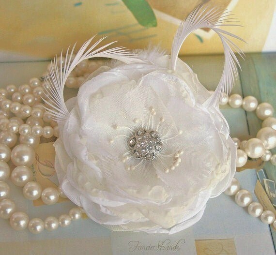 White Bridal Hair Flower, Fascinator, Hair Clip, Bridal, Feather Flower, Fascinator, Hairpiece, Headpiece, Wedding, Rhinestone, Tulle