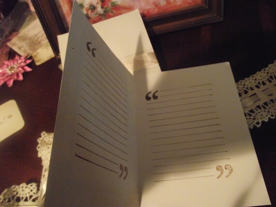 Note Cards  With  Picture  Of  Chandlier  And  Flower