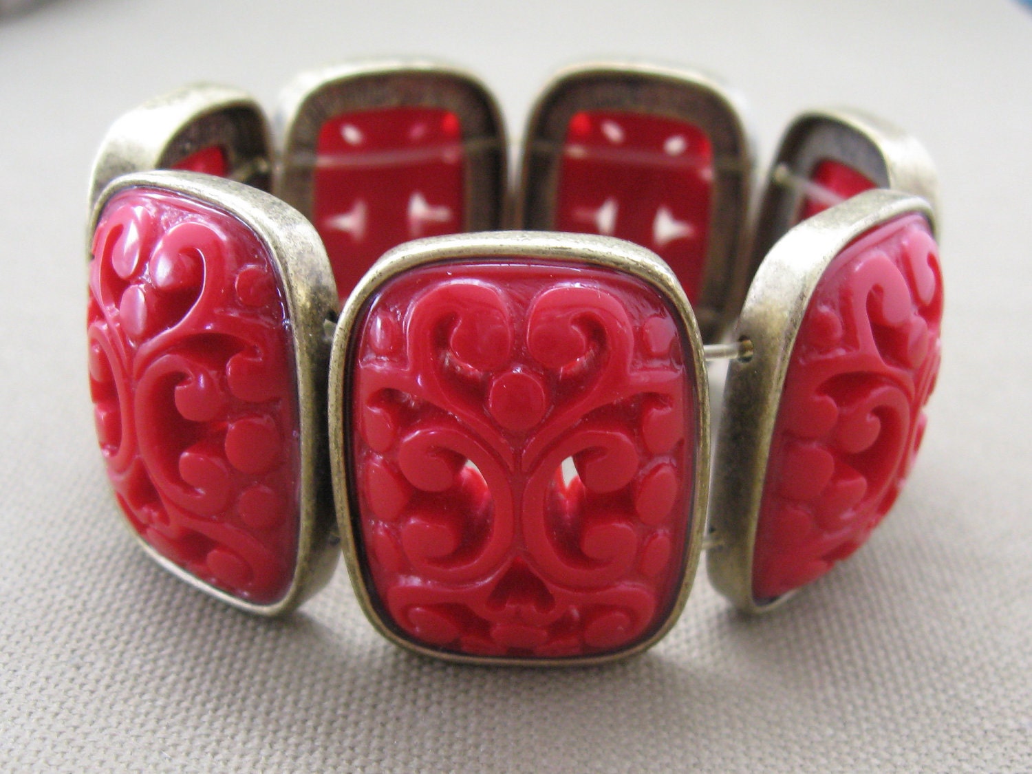 Vintage Carved Cinnabar Bracelet Oriental Flair
