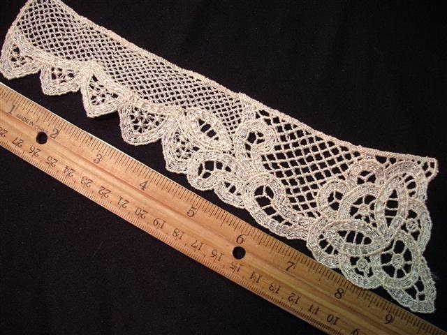 Grab Em By The Collar - Long Vintage Lace Floral Collar Applique - Cream - (18)