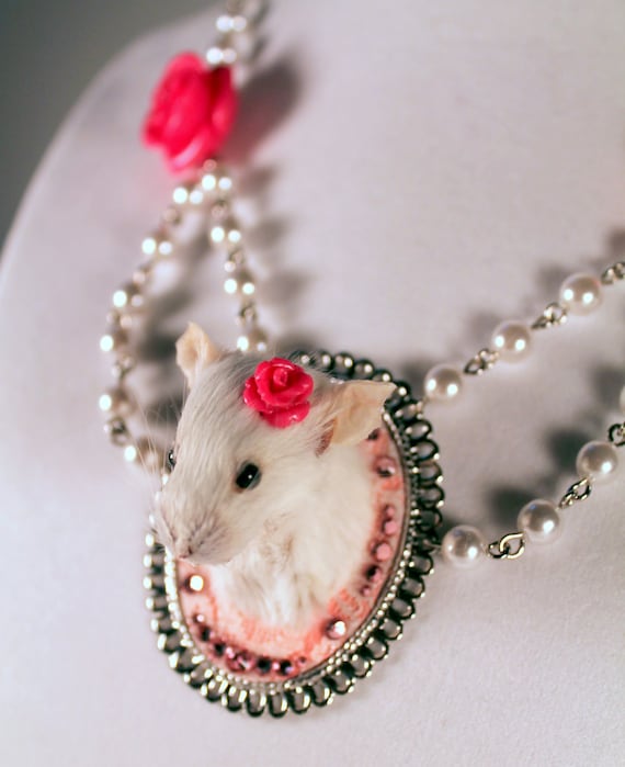 Taxidermy Mouse 'Game Head' Style Necklace in Pink