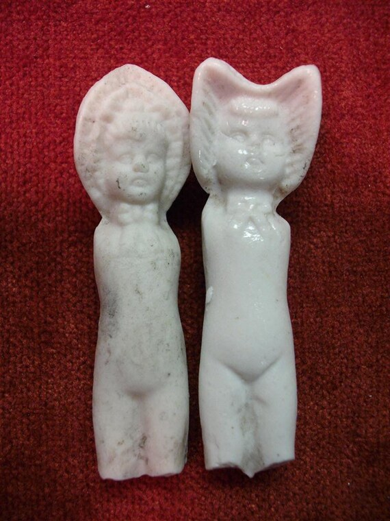 2 Freezing Frozen Charlotte Dolls With Bonnets - Lot 4