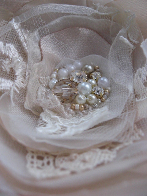 Vintage wedding rhinestone pearl centerpiece flower Beige Brooch hairclip 