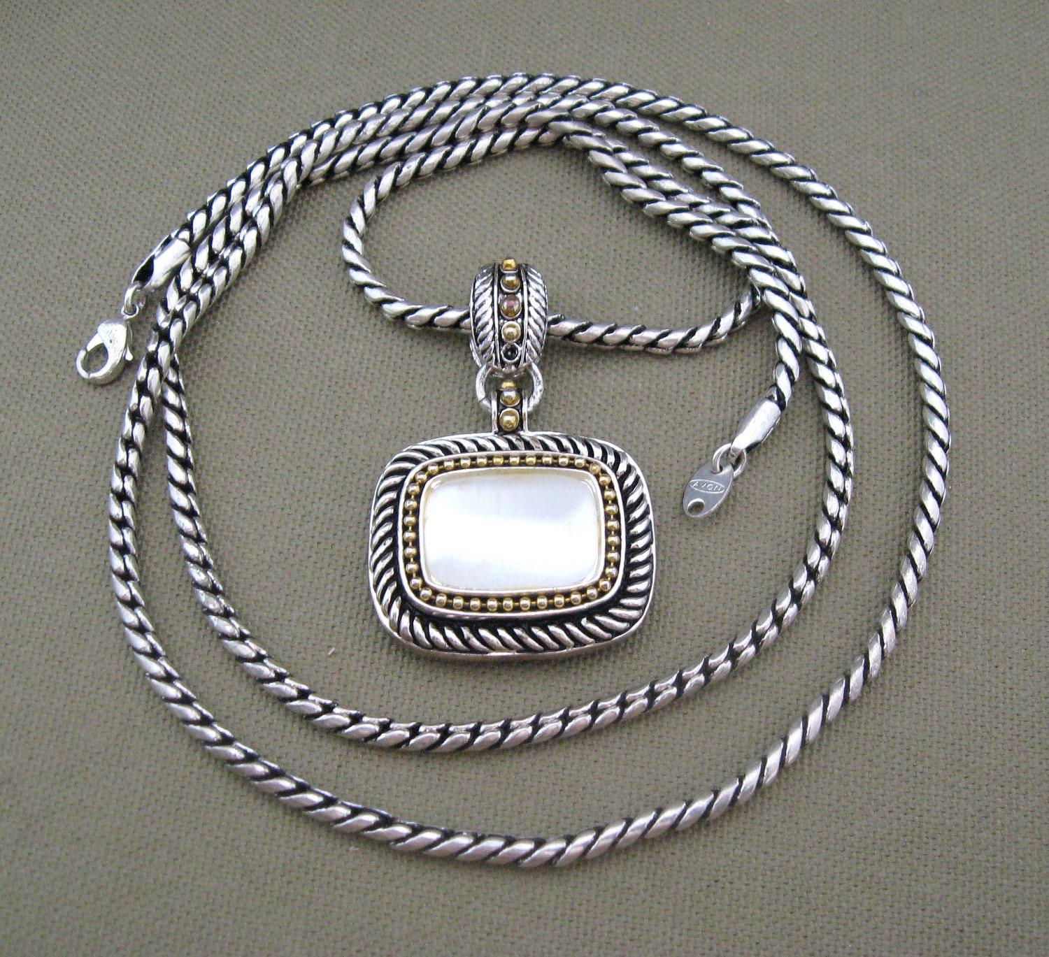 Opalescent Pendant Necklace Reversible Avon Signed Vintage