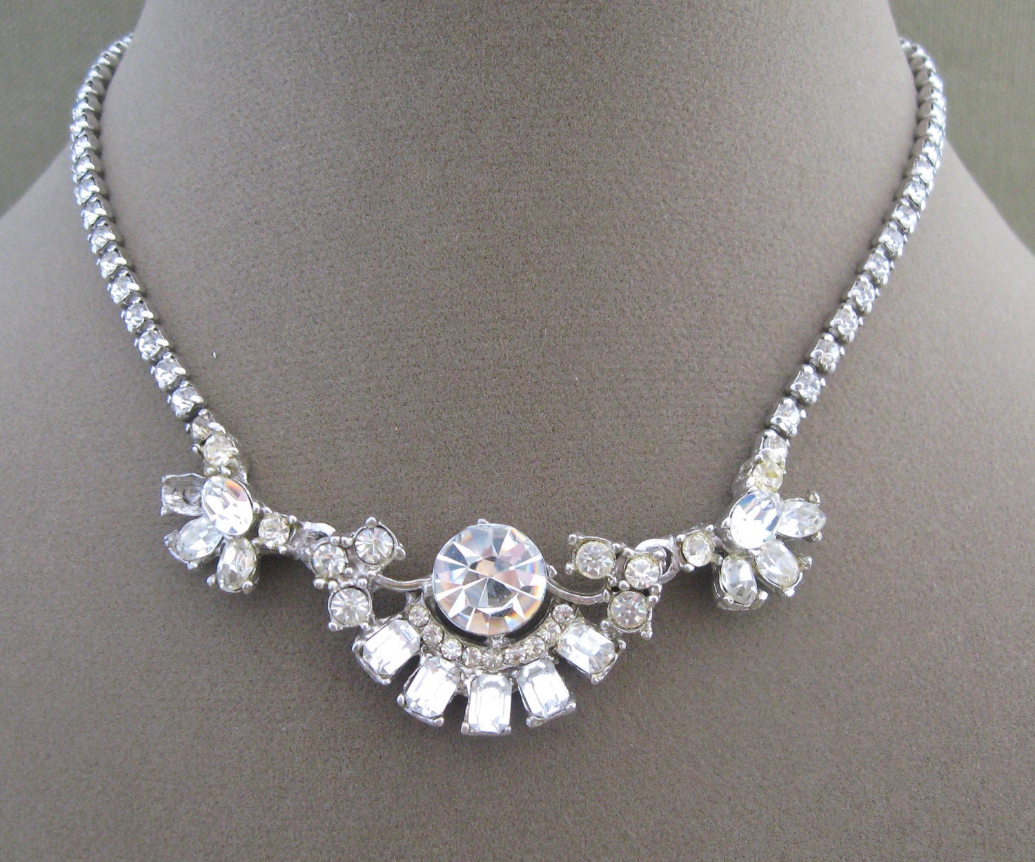 Vintage Rhinestones Centerpiece Necklace