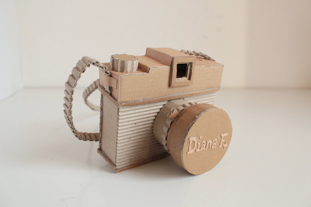 Oupas Design Cardboard Diana F(plus) Camera
