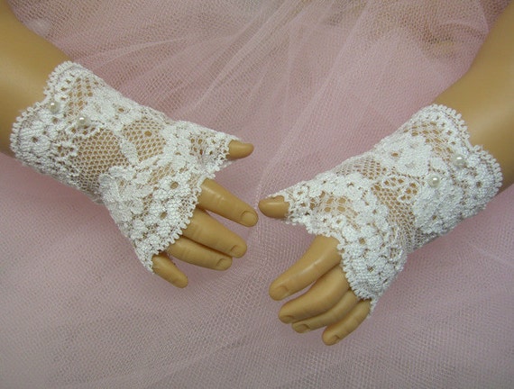 FINGERLESS LACE GLOVES for American Girl Dolls White with White Pearls Easter Cecile Elizabeth Felicity