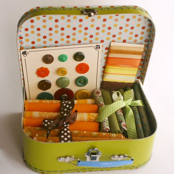 Vintage Fabric and Buttons - Ready, Set, Go - Cricketbuttons Vintage Fabric and Buttons - Ready, Set, Go - Cricketbuttons