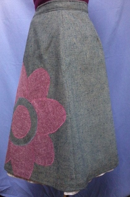 Handmade Flowered Vintage Homespun Fabric (L)