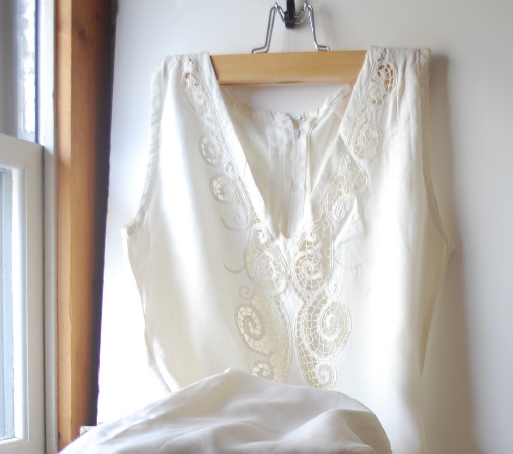 Eco Wedding Dress Ecru Vintage Elegant A line Crocheted Simple Garden 