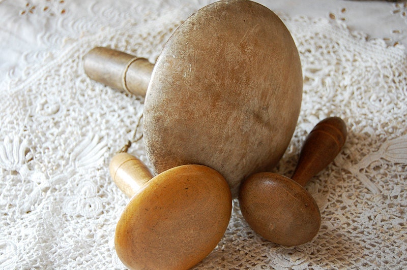 TREASURY ITEM - Set of 3 vintage English wood darning mushrooms, charming instant collection, 3 different sizes, so tactile