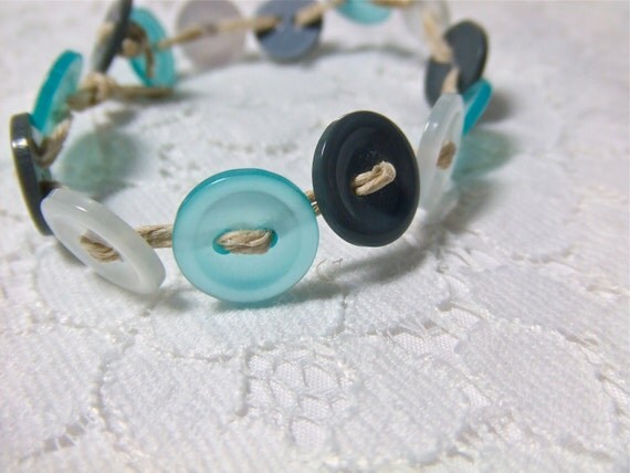 Mockingjay- Button Bracelet - SweeterThanThis Mockingjay- Button Bracelet - SweeterThanThis