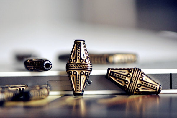 Gold Black Plastic Beads Vintage Style -60012-1 /20Pcs