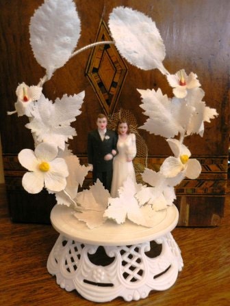 vintage wedding Bride and Groom WEDDING CAKE TOPPER 