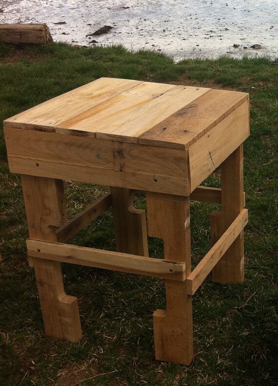 Tabla Pallet - Hechas a Mano en Maine, el 100% de madera reciclada