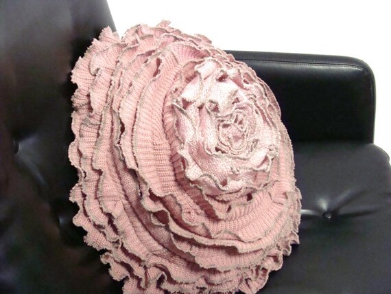 Ruffled rose pillow - PINK - eco friendly