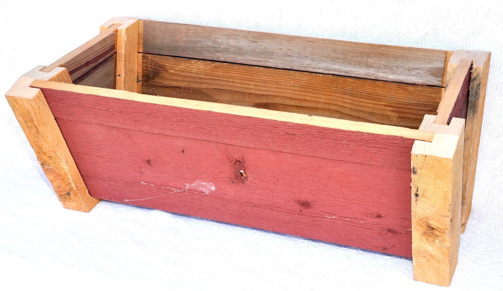 Venta de incendios - macetero de madera granero rojo