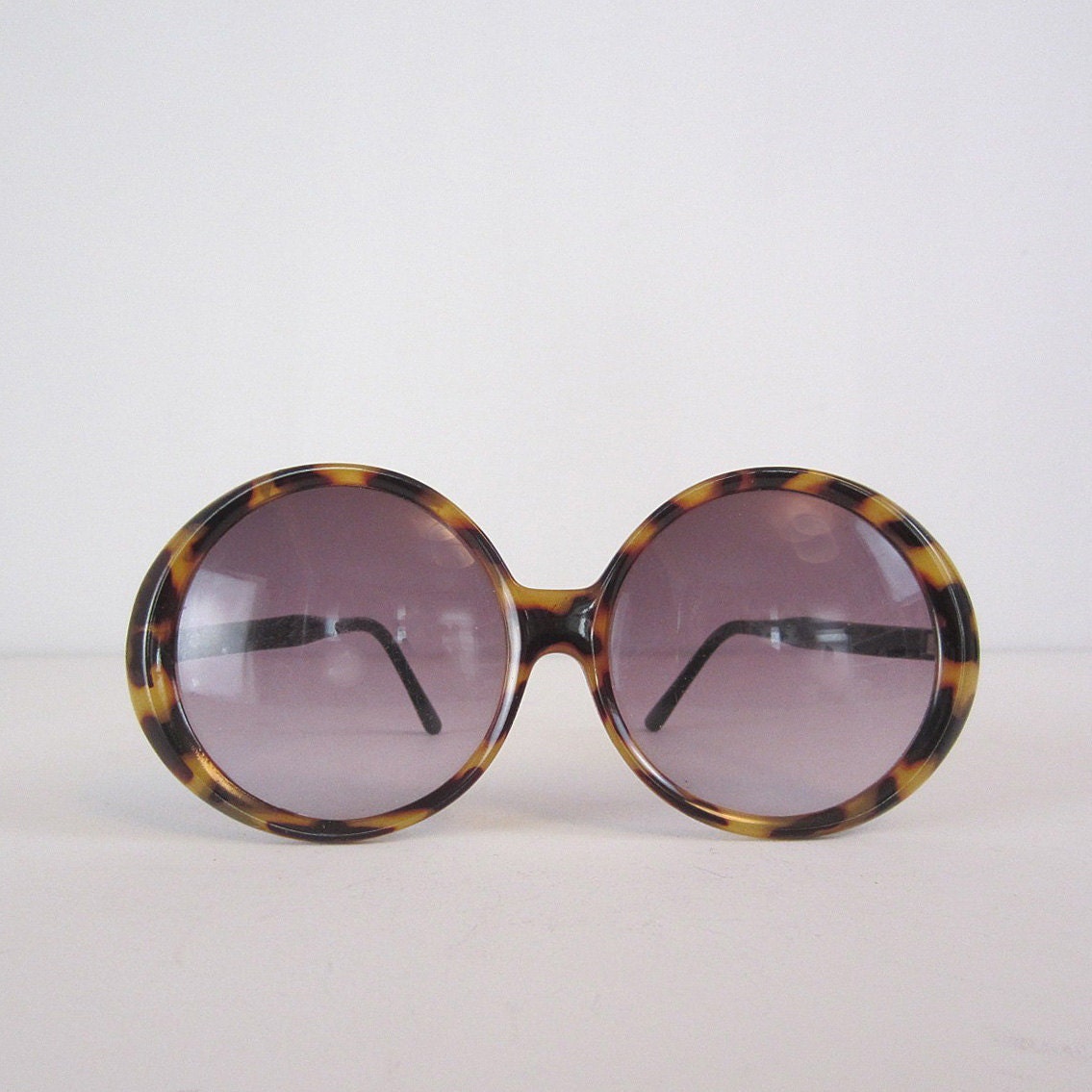 Vintage 70s Oversized Sunglasses. Tortoiseshell. Round Frame.