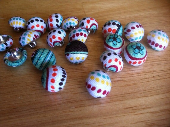 Fabric buttons