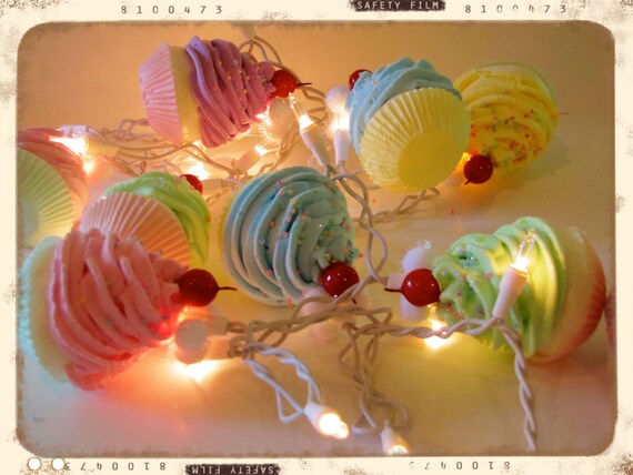 12 Legs Curiosities Cupcake Lights