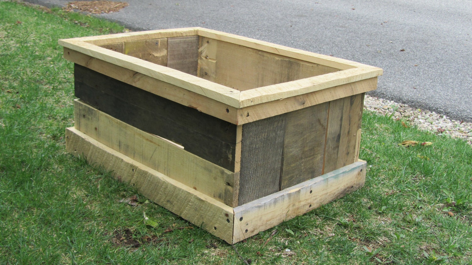 Jardinera de flores al aire libre, hecha a mano de madera de palet 100% reciclado