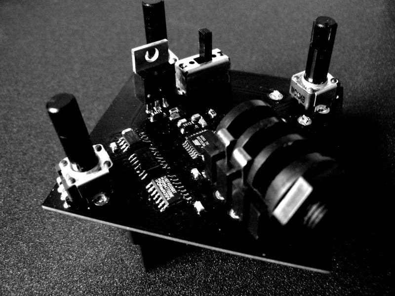 micro-blackdeath (yersinia pestis) noise synth