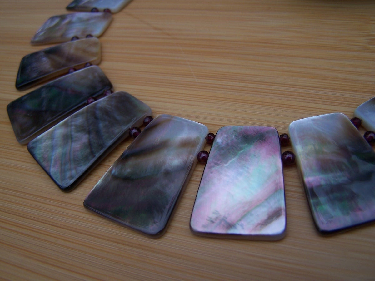 Black Lip Shell Collar Necklace Preview 3
