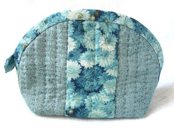 Hand-quilted Patchwork Zipper Purse-Blue Flowers