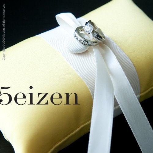 Zeeda Series I Ivory Stripe and Yellow Wedding Ring Pillow From 5eizen