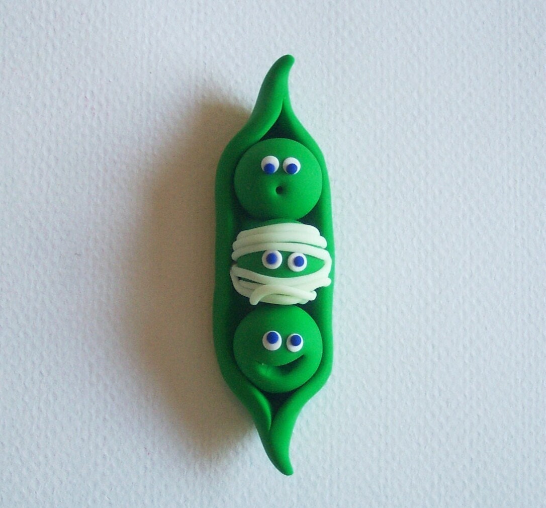 Who's Your Mummy peapod magnet