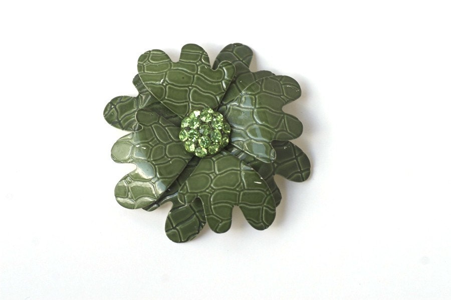 Olive Green Flower Enamel Pin Brooch Vintage