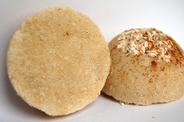 Sugar Bomb Scrub- Oatmeal and Honey