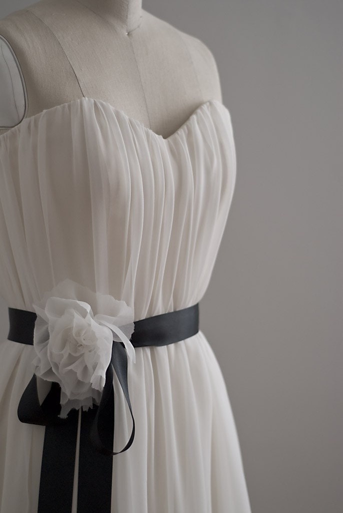 Emily - Eco Friendly Strapless Sweetheart Long Wedding Dress - Off White Chiffon over Ivory Organic Cotton