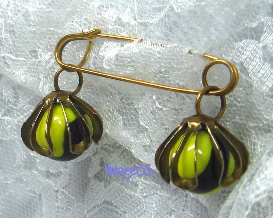 Vintage Pin Kilt  Yellow & Black Caged Glass Marbles