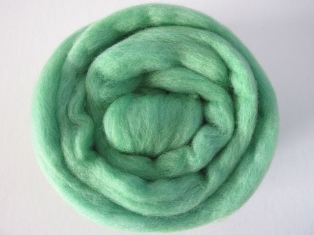 Roving Singles 1oz Emerald Merino (with a free sample of matching Firestar)