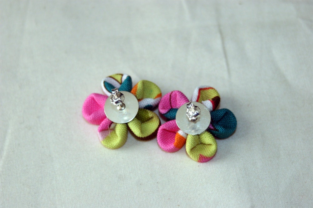 Pink whimsy kanzashi earrings