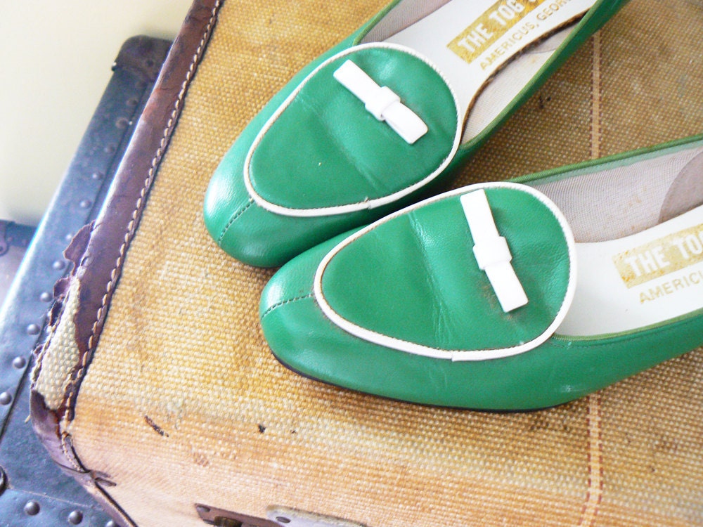 green and white .vintage. shoes